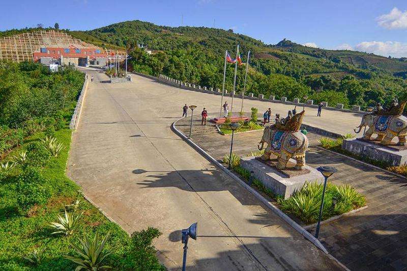 Facebook上是否只有缅甸人